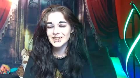 Snapshot of seraphinmunster chatting on January 28, 5:56 pm Seraphin Munster online show from January 28, 5:56 pm