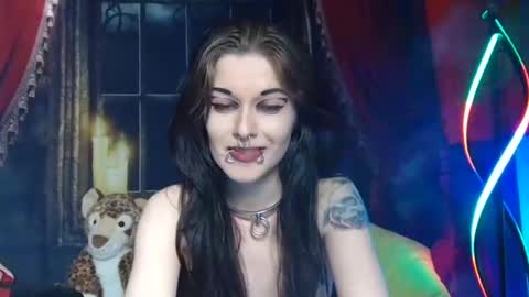 Snapshot of seraphinmunster chatting on February 11, 9:03 pm Seraphin Munster online show from February 11, 9:03 pm
