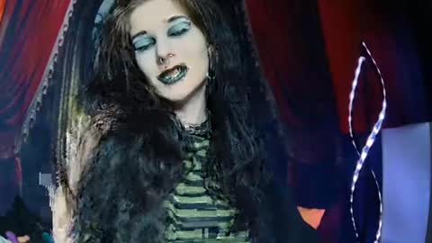 Snapshot of seraphinmunster chatting on January 11, 11:56 pm Seraphin Munster online show from January 11, 11:56 pm