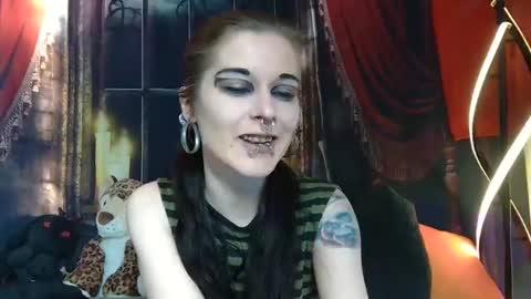 Snapshot of seraphinmunster chatting on February 26, 6:59 pm Seraphin Munster online show from February 26, 6:59 pm