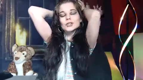 Snapshot of seraphinmunster chatting on February 1, 12:18 am Seraphin Munster online show from February 1, 12:18 am