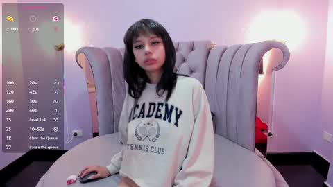 Snapshot of seren_bleck chatting on February 27, 8:35 am Seren Follow me online show from February 27, 8:35 am