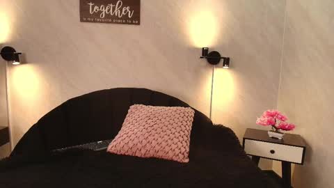 Snapshot of seren_bleck chatting on February 18, 6:26 am Seren Follow me online show from February 18, 6:26 am