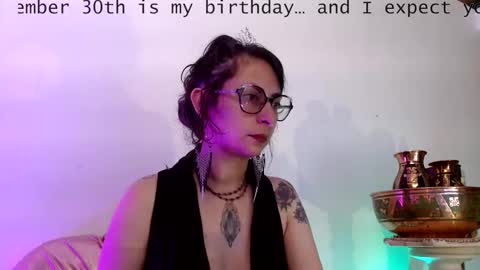 Serena Xyz online show from November 28, 6:04 pm