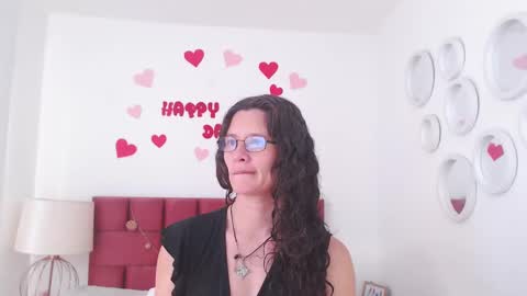 Snapshot of sereneclarks_ chatting on February 24, 6:58 pm sereneclarks_ online show from February 24, 6:58 pm