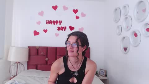 Snapshot of sereneclarks_ chatting on February 26, 6:37 pm sereneclarks_ online show from February 26, 6:37 pm