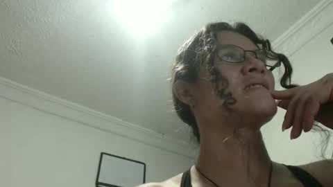 Snapshot of sereneclarks_ chatting on February 26, 9:42 pm sereneclarks_ online show from February 26, 9:42 pm