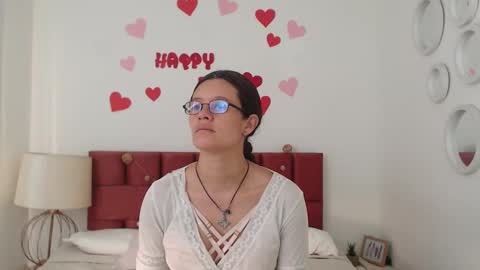 Snapshot of sereneclarks_ chatting on February 28, 12:31 pm sereneclarks_ online show from February 28, 12:31 pm