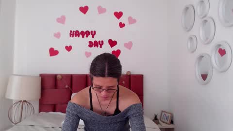 Snapshot of sereneclarks_ chatting on March 1, 6:43 pm sereneclarks_ online show from March 1, 6:43 pm