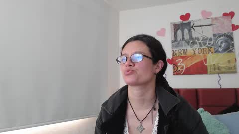 Snapshot of sereneclarks_ chatting on September 15, 12:39 pm sereneclarks_ online show from September 15, 12:39 pm