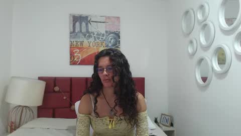 Snapshot of sereneclarks_ chatting on February 12, 3:49 pm sereneclarks_ online show from February 12, 3:49 pm