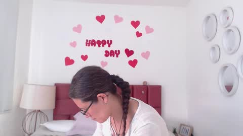 Snapshot of sereneclarks_ chatting on February 28, 3:37 pm sereneclarks_ online show from February 28, 3:37 pm