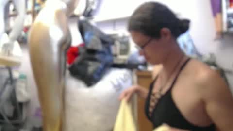 Snapshot of sereneclarks_ chatting on March 2, 6:51 pm sereneclarks_ online show from March 2, 6:51 pm