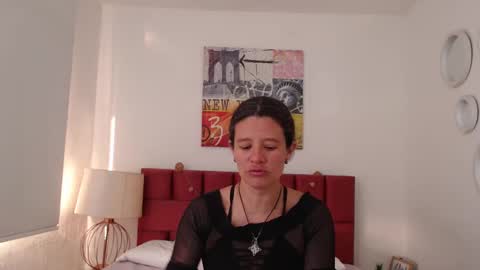 Snapshot of sereneclarks_ chatting on February 3, 12:47 pm sereneclarks_ online show from February 3, 12:47 pm