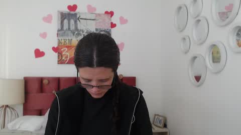 Snapshot of sereneclarks_ chatting on March 8, 12:09 pm sereneclarks_ online show from March 8, 12:09 pm