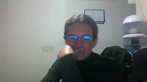Snapshot of sereneclarks_ chatting on February 4, 2:07 am sereneclarks_ online show from February 4, 2:07 am
