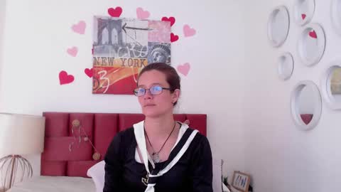 Snapshot of sereneclarks_ chatting on March 10, 6:34 pm sereneclarks_ online show from March 10, 6:34 pm