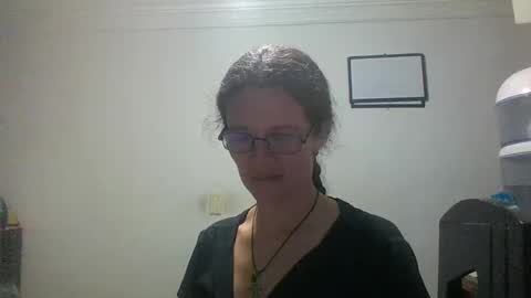 Snapshot of sereneclarks_ chatting on February 5, 1:26 am sereneclarks_ online show from February 5, 1:26 am