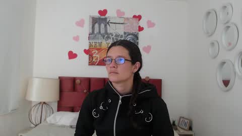 Snapshot of sereneclarks_ chatting on March 7, 12:34 pm sereneclarks_ online show from March 7, 12:34 pm