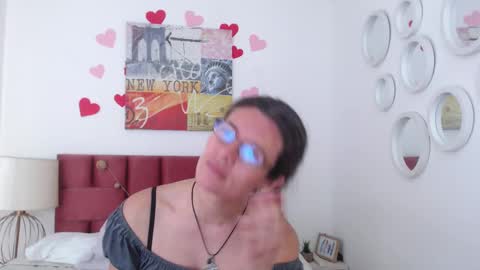 Snapshot of sereneclarks_ chatting on March 7, 7:05 pm sereneclarks_ online show from March 7, 7:05 pm