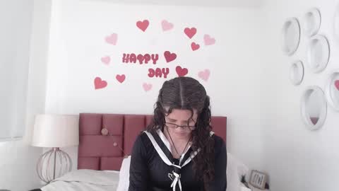 Snapshot of sereneclarks_ chatting on February 15, 6:44 pm sereneclarks_ online show from February 15, 6:44 pm