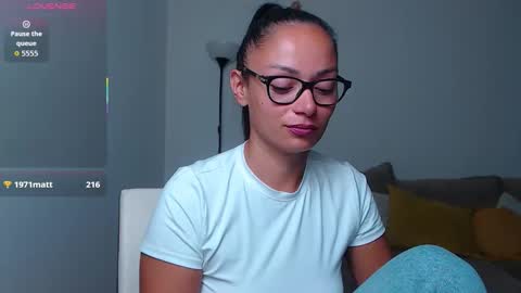 SereneSophi online show from September 12, 6:15 am