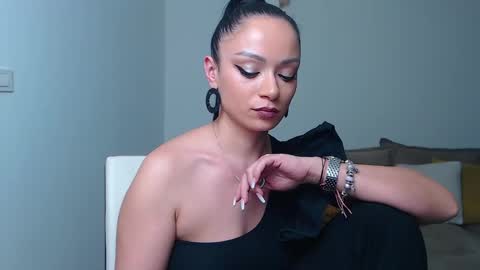 SereneSophi online show from March 5, 1:31 am