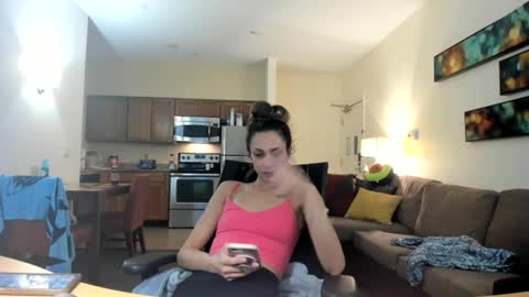 serenityroseee online show from June 25, 10:37 pm
