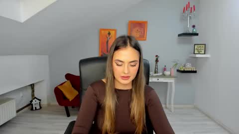 serenlys online show from November 7, 8:22 pm