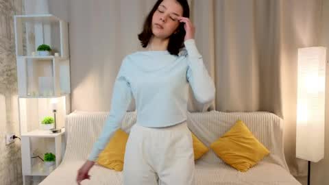 Melissa online show from April 22, 8:05 pm