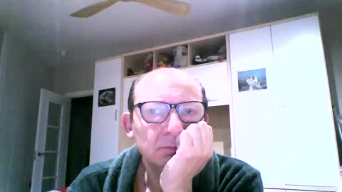Snapshot of serrano49 chatting on December 4, 12:13 am serrano49 online show from December 4, 12:13 am