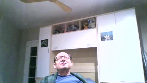 Snapshot of serrano49 chatting on March 5, 2:03 am serrano49 online show from March 5, 2:03 am