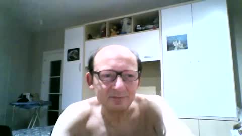 Snapshot of serrano49 chatting on December 2, 11:02 pm serrano49 online show from December 2, 11:02 pm