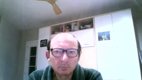 Snapshot of serrano49 chatting on December 11, 6:20 pm serrano49 online show from December 11, 6:20 pm