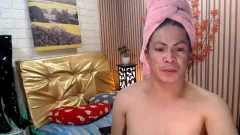 Snapshot of service_me711 chatting on February 9, 7:26 am call me MILES online show from February 9, 7:26 am