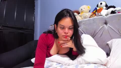 Snapshot of sexefantasia chatting on February 27, 12:14 am HEY GUYS KEVIAM I MY NEW TWITTER IS anitalautter26 imstagran anitalautter26 officialOFanitalautter online show from February 27, 12:14 am