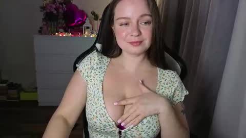 My name is Mia whats yours online show from December 3, 6:19 pm