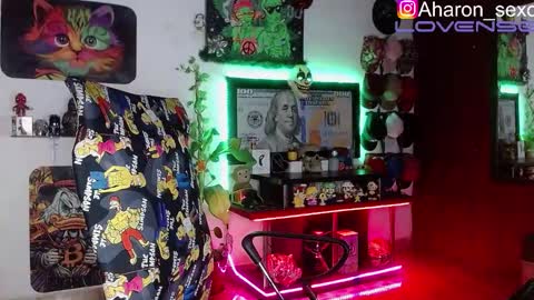 Aharon  ravelo online show from October 21, 5:45 am