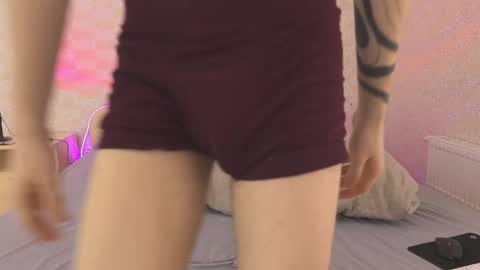 Jennis and OliverPvt is open online show from February 26, 7:23 am