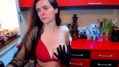 Snapshot of sexqueen1111 chatting on February 23, 10:31 pm sexqueen1111 online show from February 23, 10:31 pm