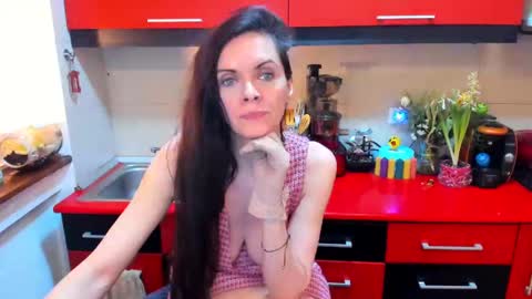 Snapshot of sexqueen1111 chatting on February 10, 1:24 am sexqueen1111 online show from February 10, 1:24 am