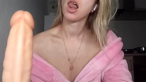 Verona online show from May 22, 3:35 am