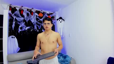 sexx_university online show from October 21, 4:50 am