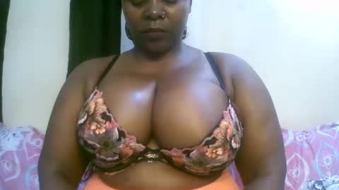 sexxi_ebony online show from April 13, 8:18 am