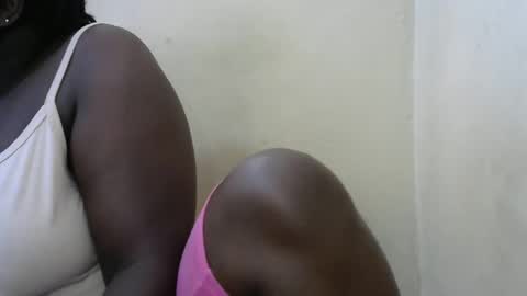Snapshot of sexxy_bree chatting on March 12, 9:12 am sexxy_bree online show from March 12, 9:12 am
