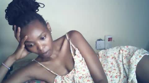 sexxy_curvy23 online show from May 4, 3:57 am
