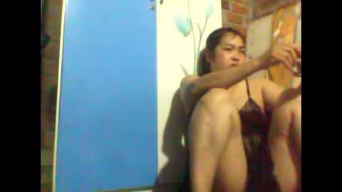 sexxy_love2k online show from September 18, 11:47 am