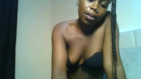 Snapshot of sexxyivy chatting on February 23, 9:16 pm ivy online show from February 23, 9:16 pm