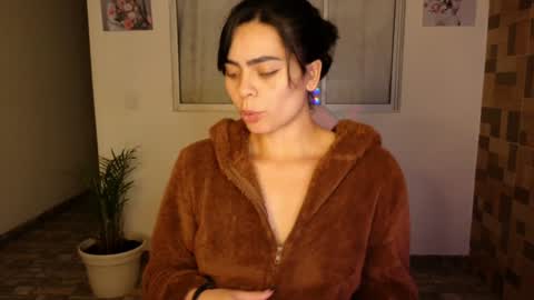 Snapshot of sexxylady__ chatting on February 5, 11:06 pm Angie online show from February 5, 11:06 pm