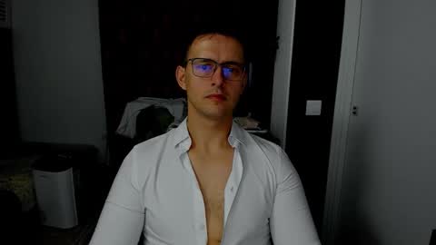 Sexxymuscles4U online show from November 11, 7:43 am